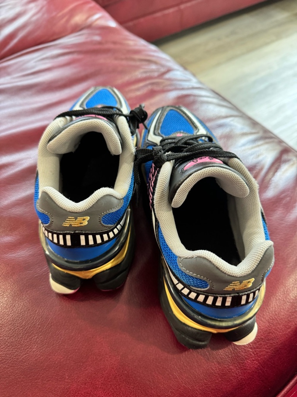 New Balance 9060 Blue with Pink and Black Running Shoes size 5 girl or women - Picture 6 of 8